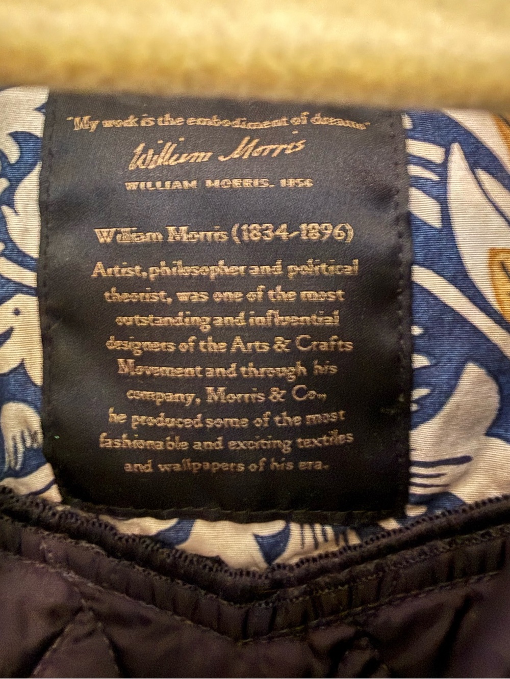 Barbour Manderston 4 pocket William Morris Navy quilted jacket. Size 4 - Picture 12 of 15